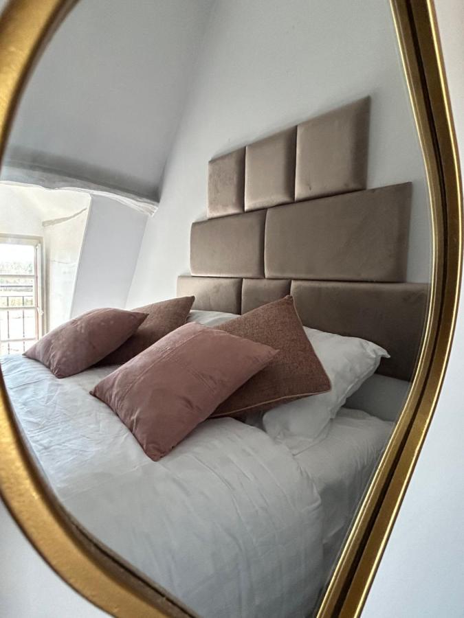 Demeure Du Vallon - Chambres D'Hotes De Charme Azerat Eksteriør billede