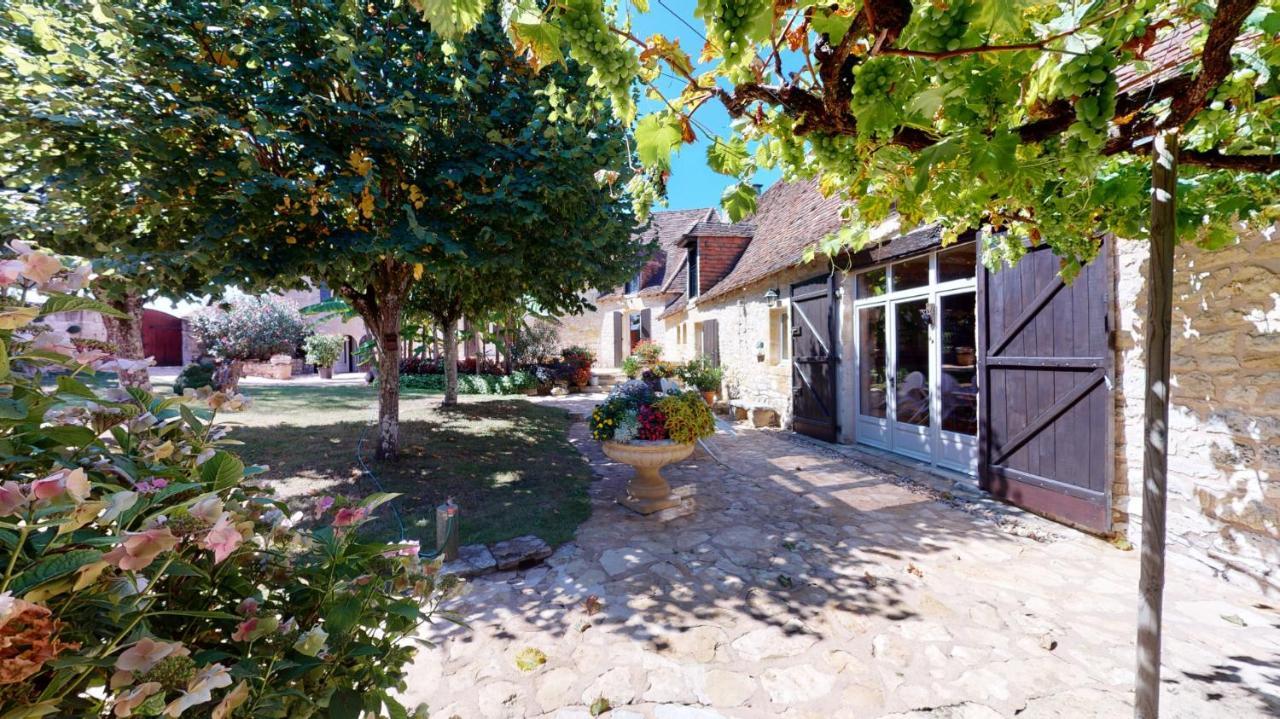 Demeure Du Vallon - Chambres D'Hotes De Charme Azerat Eksteriør billede