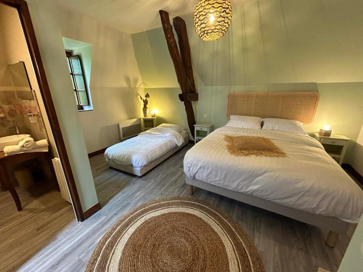 Demeure Du Vallon - Chambres D'Hotes De Charme Azerat Eksteriør billede