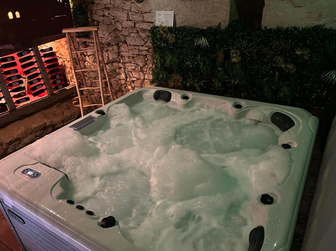 Demeure Du Vallon - Chambres D'Hotes De Charme Azerat Eksteriør billede