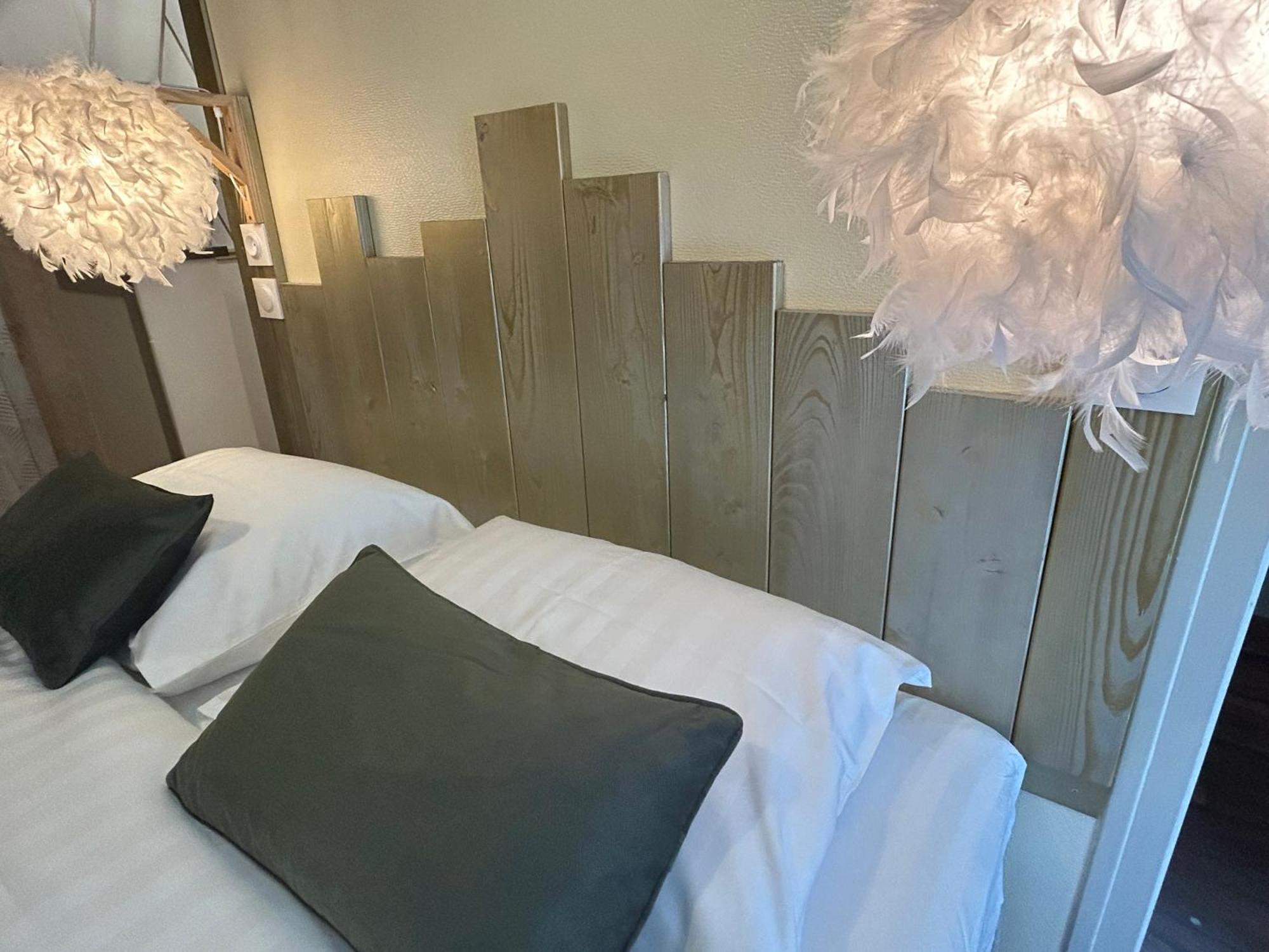 Demeure Du Vallon - Chambres D'Hotes De Charme Azerat Eksteriør billede