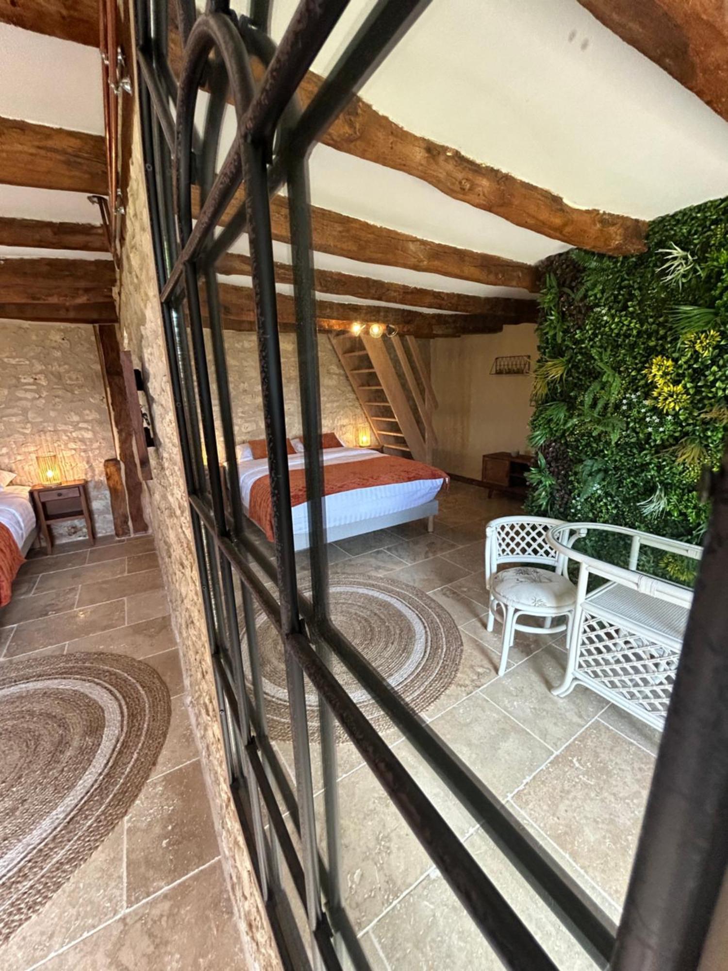 Demeure Du Vallon - Chambres D'Hotes De Charme Azerat Eksteriør billede